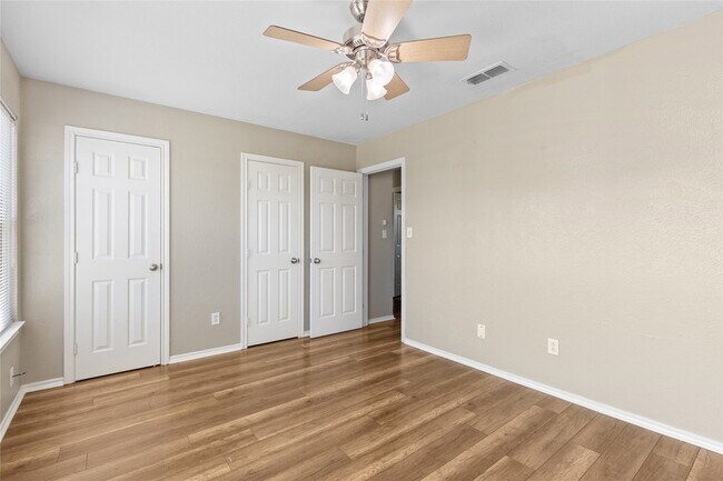 Building Photo - 6925 Calendar Rd