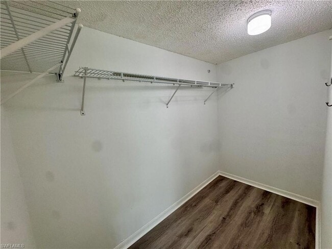 Building Photo - 661 Squire Cir