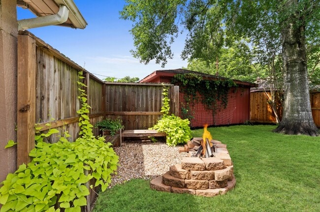 Building Photo - 9407 Brooding Oak Cir