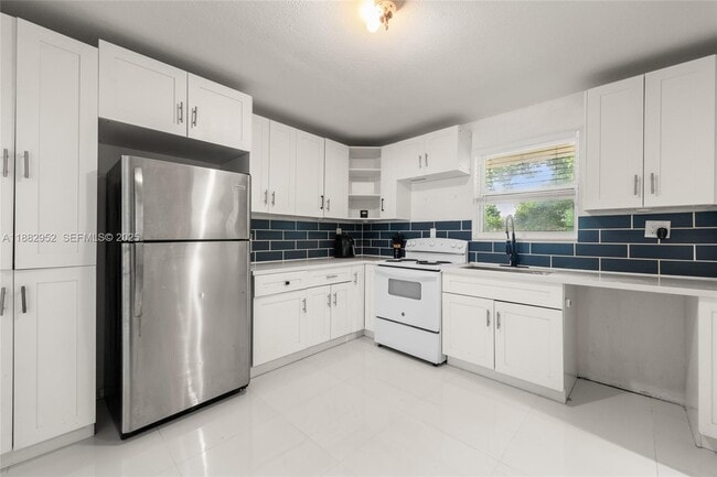 Building Photo - 7981 NW 12th Pl