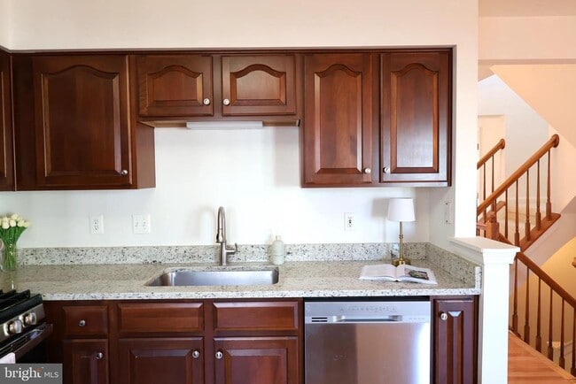 Building Photo - 6401 Lureta Ann Ln