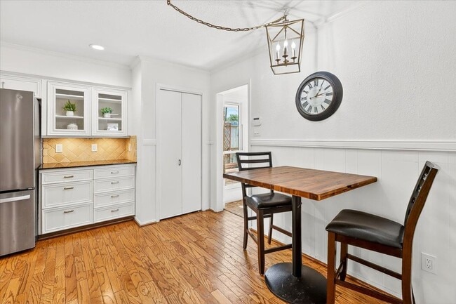 Building Photo - 722 Brock Dr