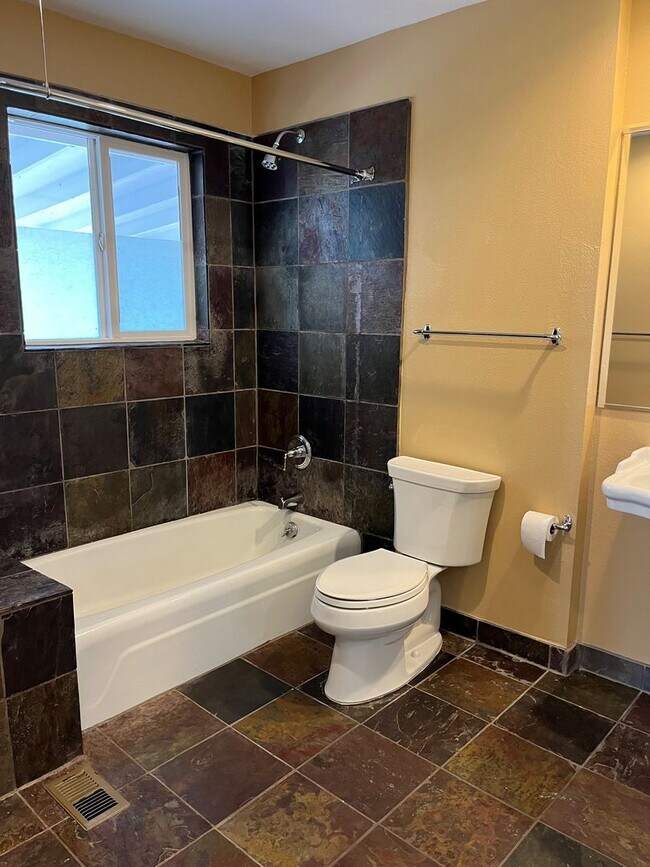 Building Photo - 133 La Placita Circle - Lease Only