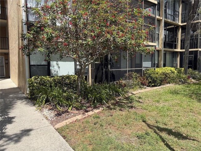 Building Photo - 618 Bird Bay Dr S