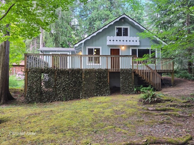 Building Photo - Waterfront 1 bedroom with a loft