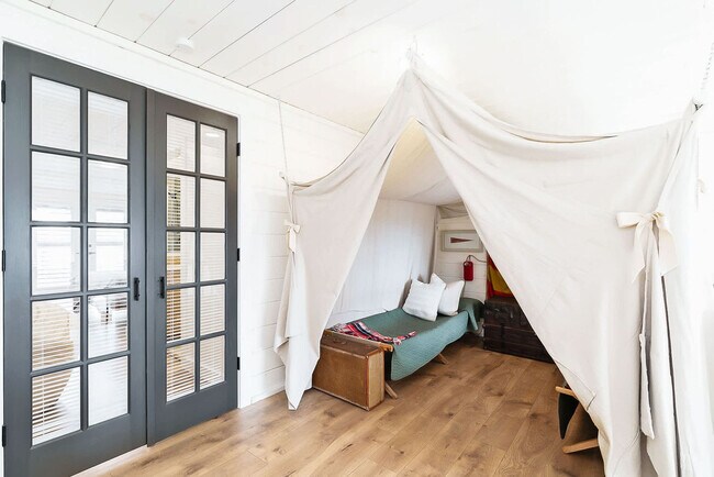 Building Photo - 928 Ditney Way