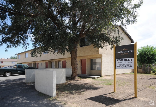 Building Photo - 2010 Larcus Ave