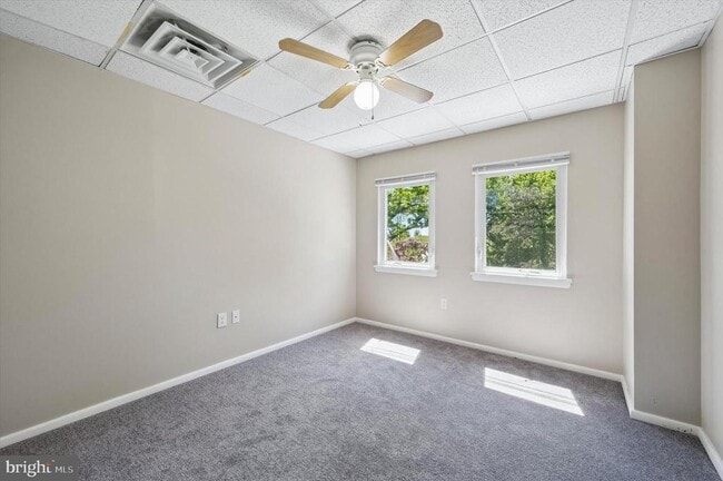 Building Photo - 431 Iroquois St