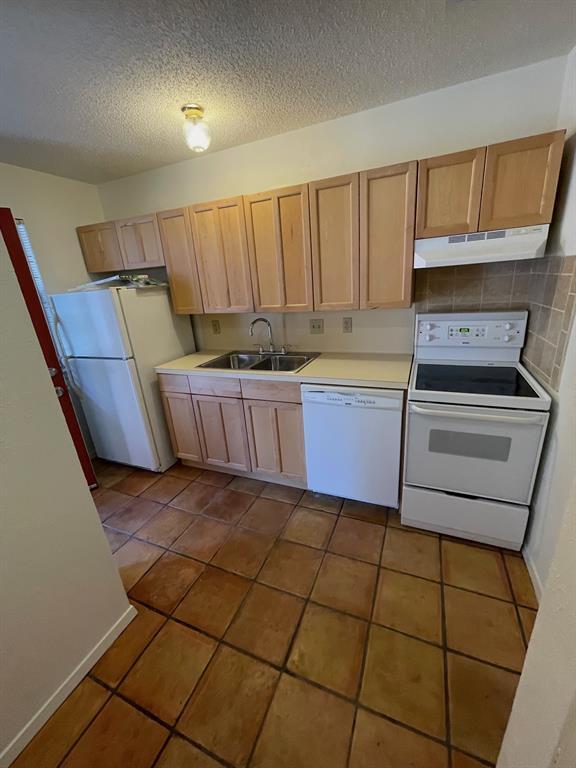 Building Photo - 4405 Avenue A