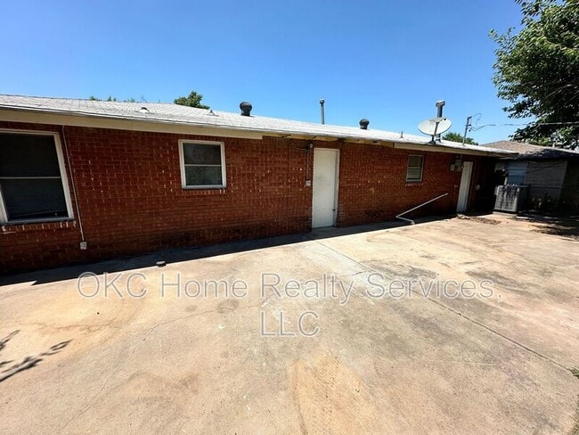 Building Photo - 804 E Steed Dr