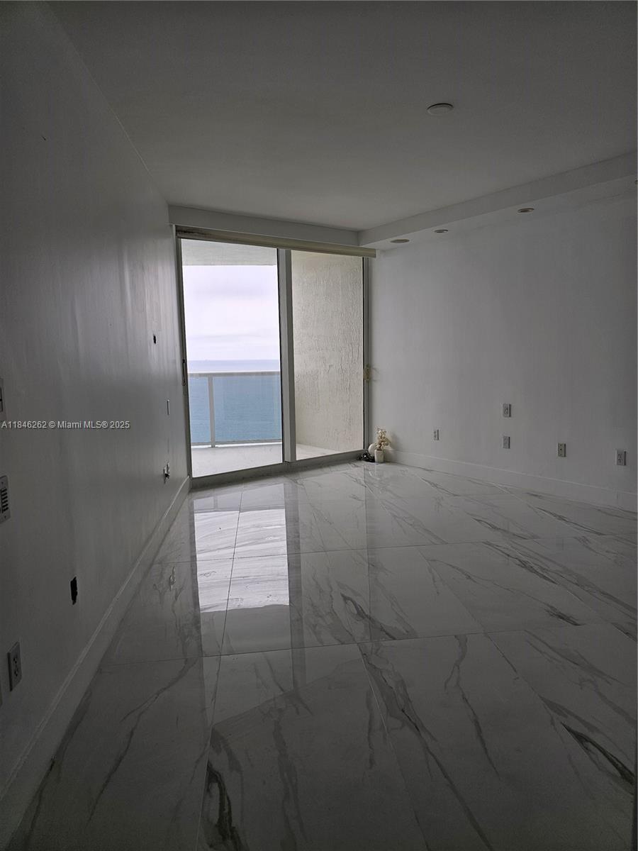 Building Photo - 19111 Collins Ave