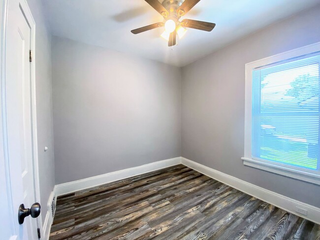 Building Photo - 3 Bed - 1 Bath Cape Cod for Rent in Garfie...