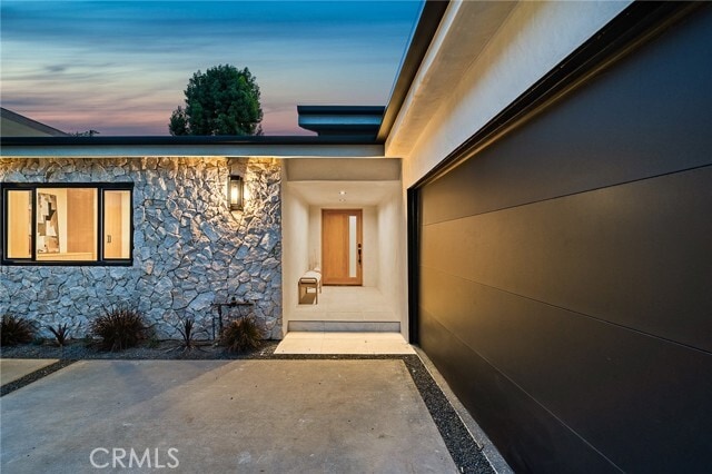 Building Photo - 5157 Woodley Ave