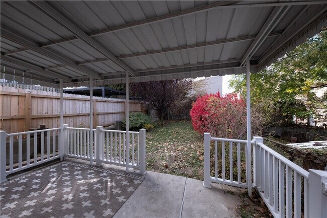 Building Photo - 274 38th St