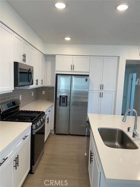 Building Photo - 11042 Momentum Dr