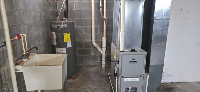 Building Photo - 3224 E 117th St