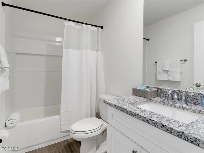 Building Photo - 4528 NW 34th Pl