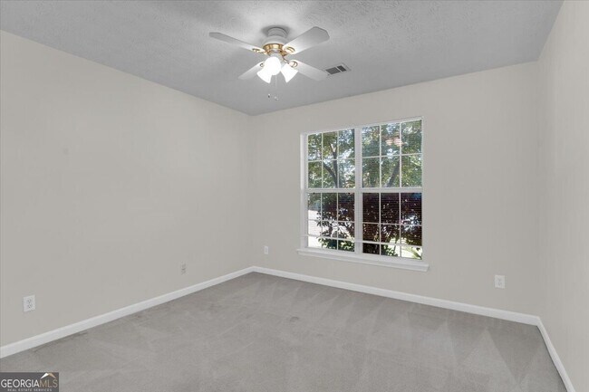Building Photo - 2343 Cove Lake Way