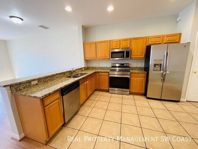 Building Photo - 936 Hampton Cir