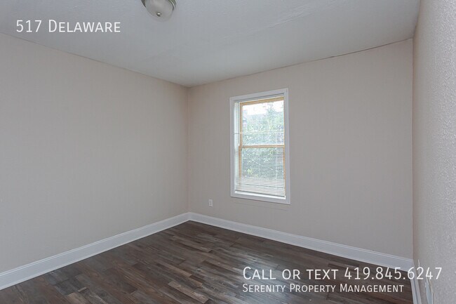 Building Photo - 517 Delaware-