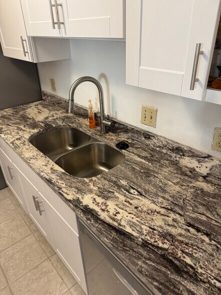 Building Photo - 2299 Scenic Hwy