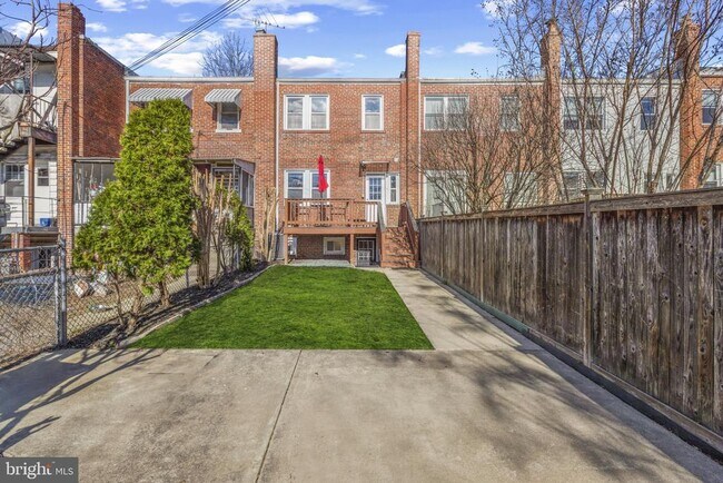 Building Photo - 5105 New Hampshire Ave NW