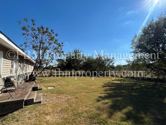 Building Photo - 4205 W Park Row Blvd