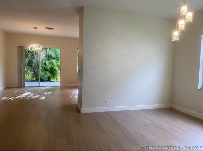 Building Photo - 7953 NW 70th Ave
