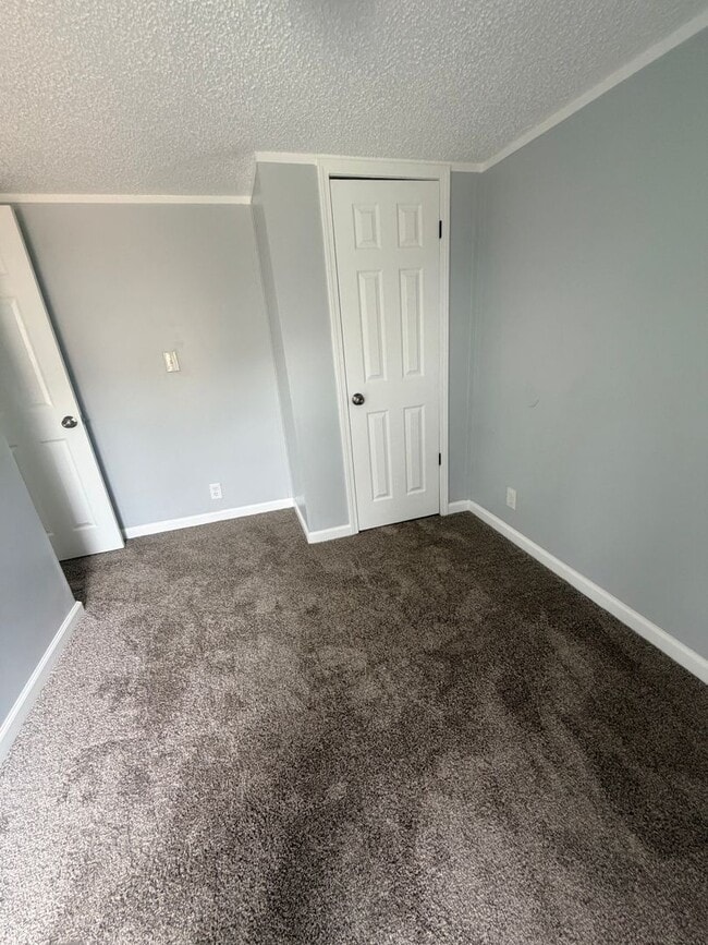 Building Photo - 125 Lindell Way