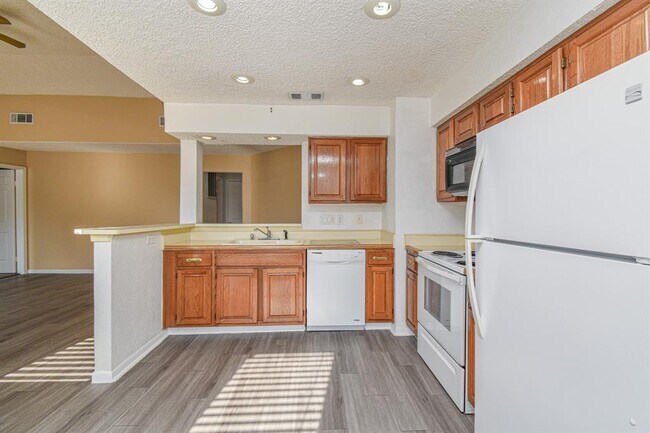 Building Photo - 2011 Spenwick Dr