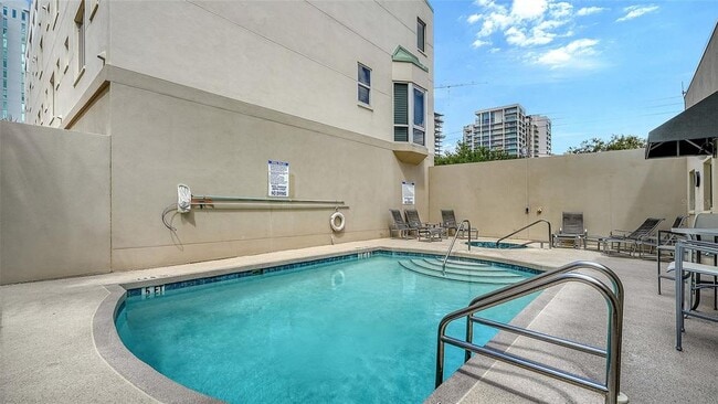 Building Photo - 235 Cocoanut Ave