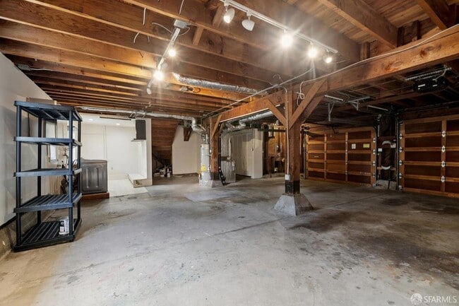 Building Photo - 74 Sunview Dr