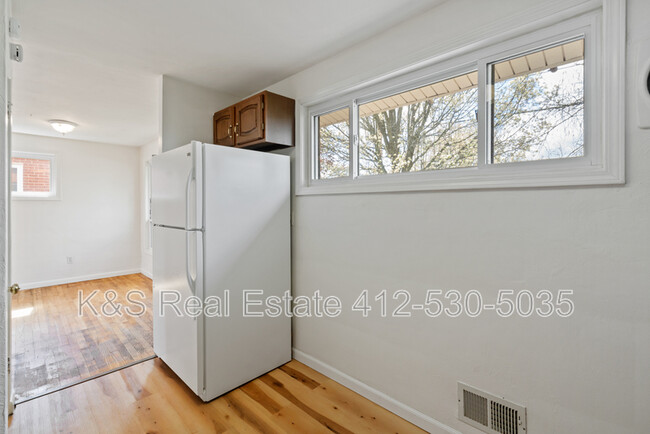 Building Photo - 370 Princeton Dr