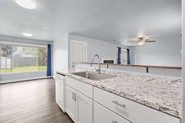 Building Photo - Single Family home in Chimney Hill