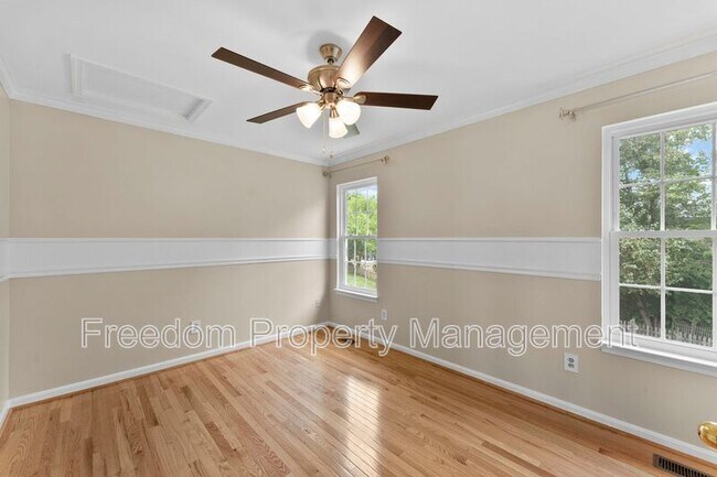 Building Photo - 9140 Worthington Dr