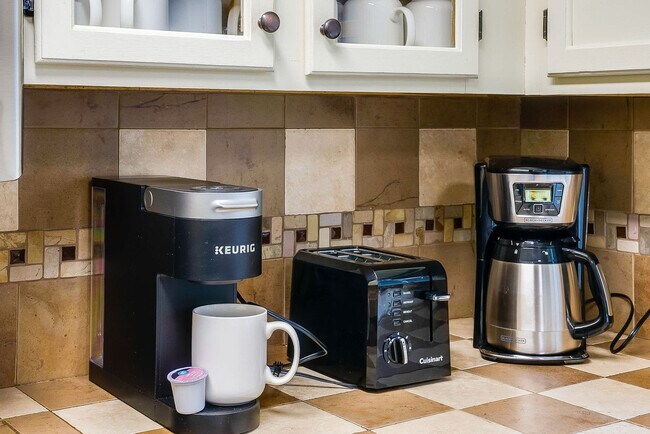 Building Photo - 2964 Hopkins Dr