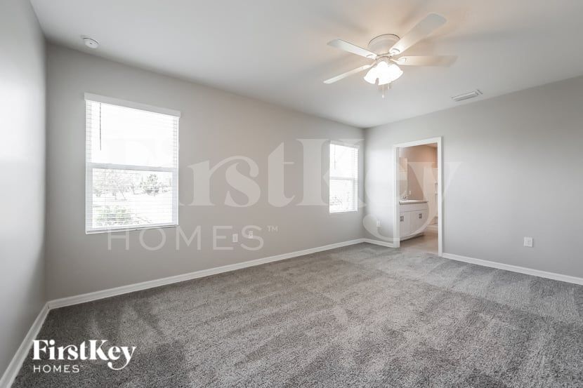 Building Photo - 27993 Arrowhead Cir