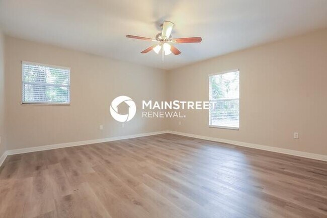 Building Photo - 3 Bedroom Pet-Friendly Home in north port,...