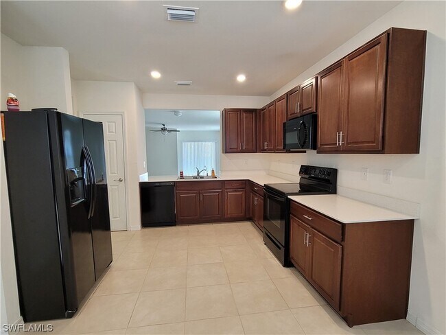 Building Photo - 1230 NW 19th St