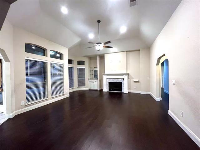Building Photo - 2113 Aspenwood Dr N