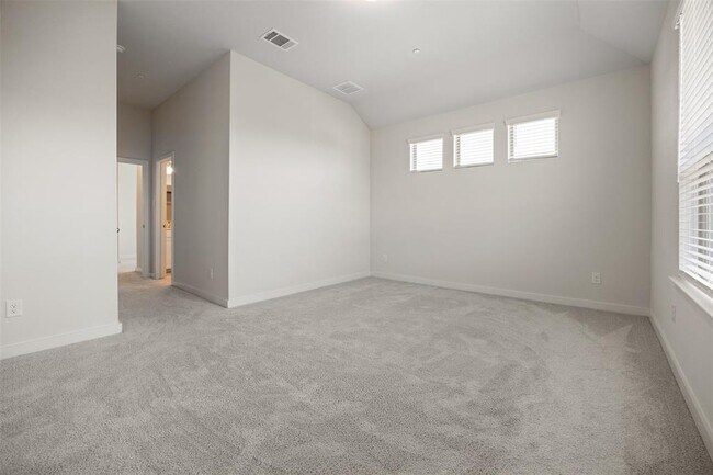 Building Photo - 2500 Forest Creek Dr