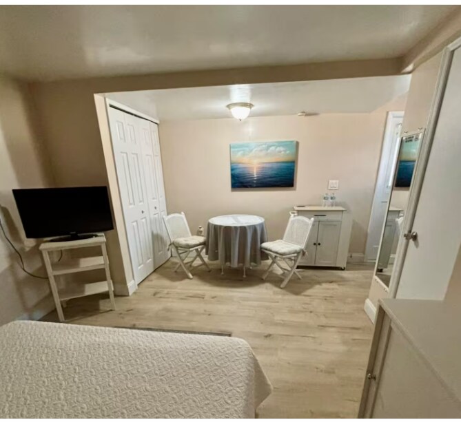 Building Photo - 130 Malaga Ave