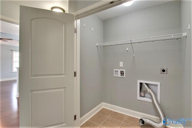 Building Photo - 24603 Rolling Vista Dr