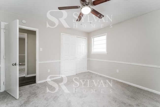 Building Photo - Fall in love with this beautiful 3BR 1BA home