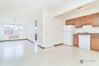 Building Photo - 2462 Belmont Ave