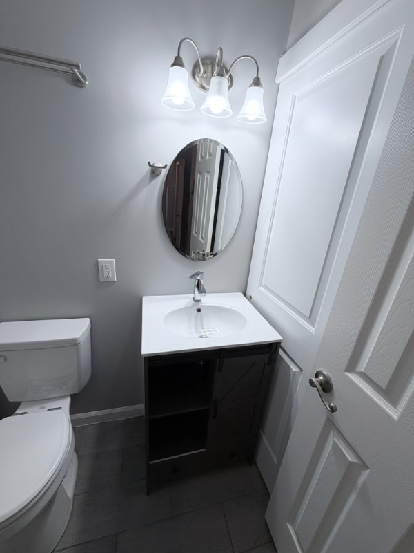 Building Photo - 205 Alesa Dr