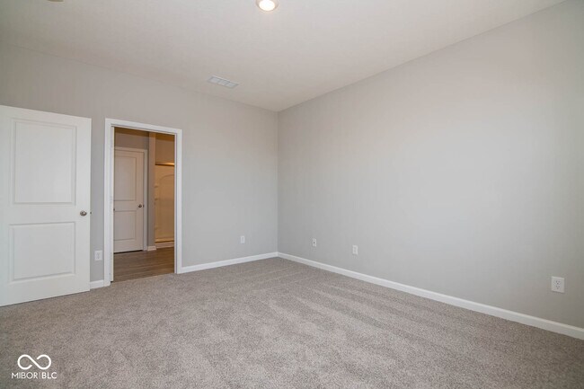 Building Photo - 876 Downey Ln