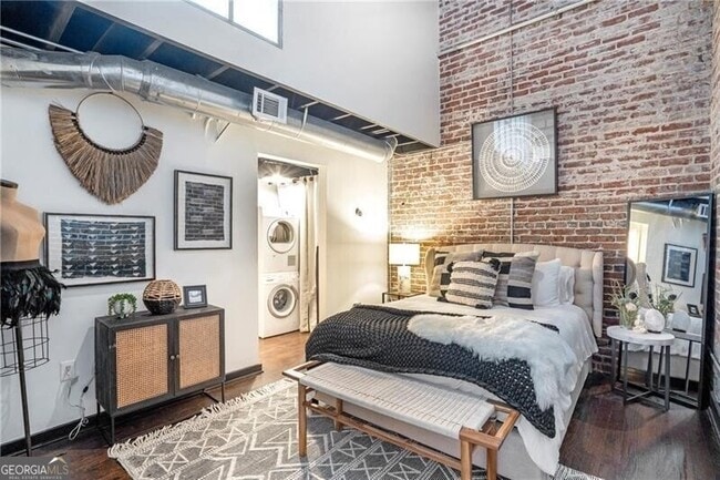 Building Photo - 650 Glen Iris Dr NE