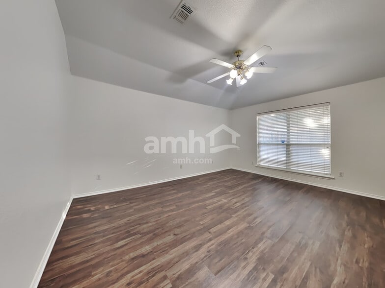 Building Photo - 7307 Fossil Garden Dr