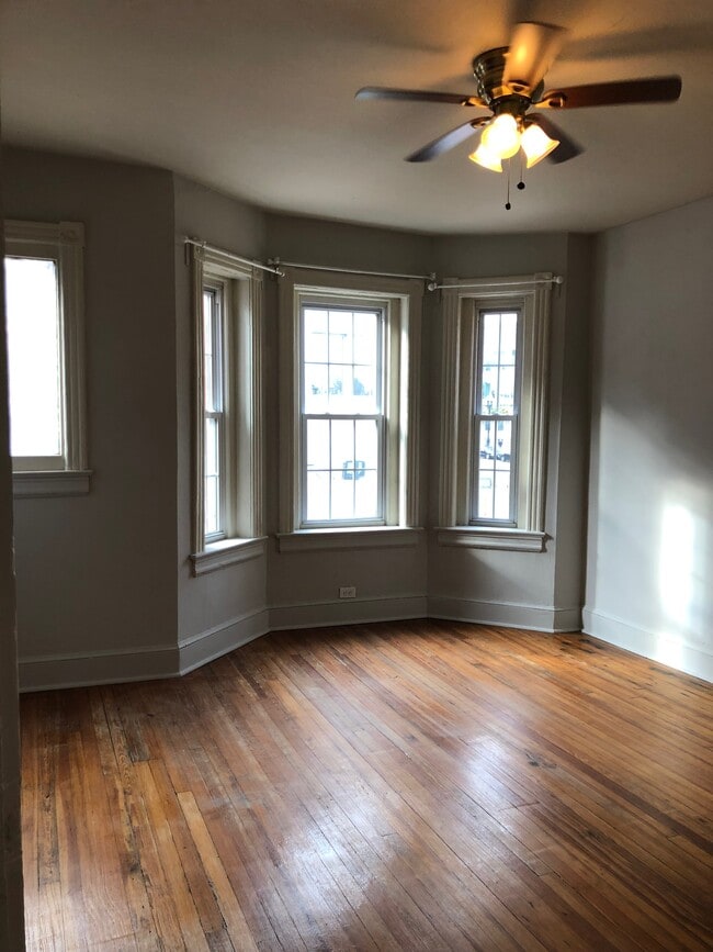 Primary Photo - 527 2nd St NE